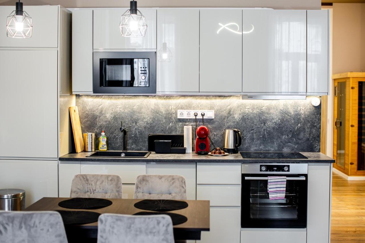 Csengery Deluxe Home With Balcony Будапеща Екстериор снимка