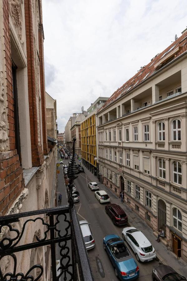 Csengery Deluxe Home With Balcony Будапеща Екстериор снимка