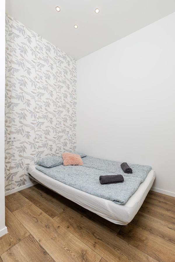 Csengery Deluxe Home With Balcony Будапеща Екстериор снимка