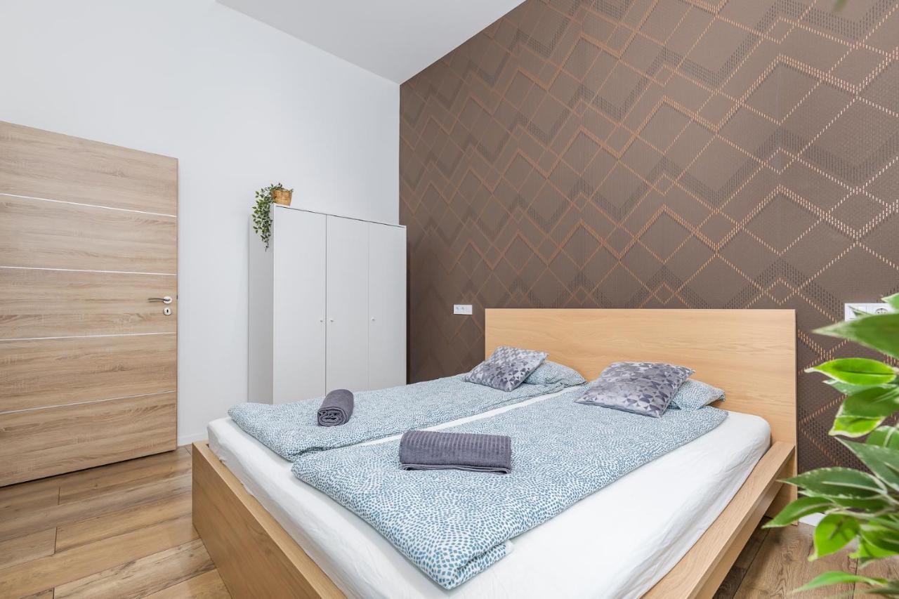 Csengery Deluxe Home With Balcony Будапеща Екстериор снимка