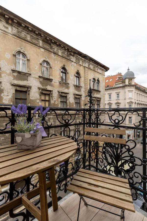 Csengery Deluxe Home With Balcony Будапеща Екстериор снимка