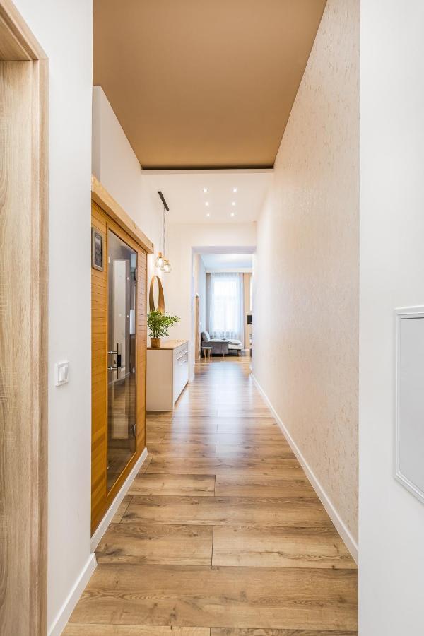 Csengery Deluxe Home With Balcony Будапеща Екстериор снимка